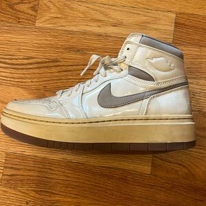 Air Jordan 1 Elevate High SE
Women's Shoes